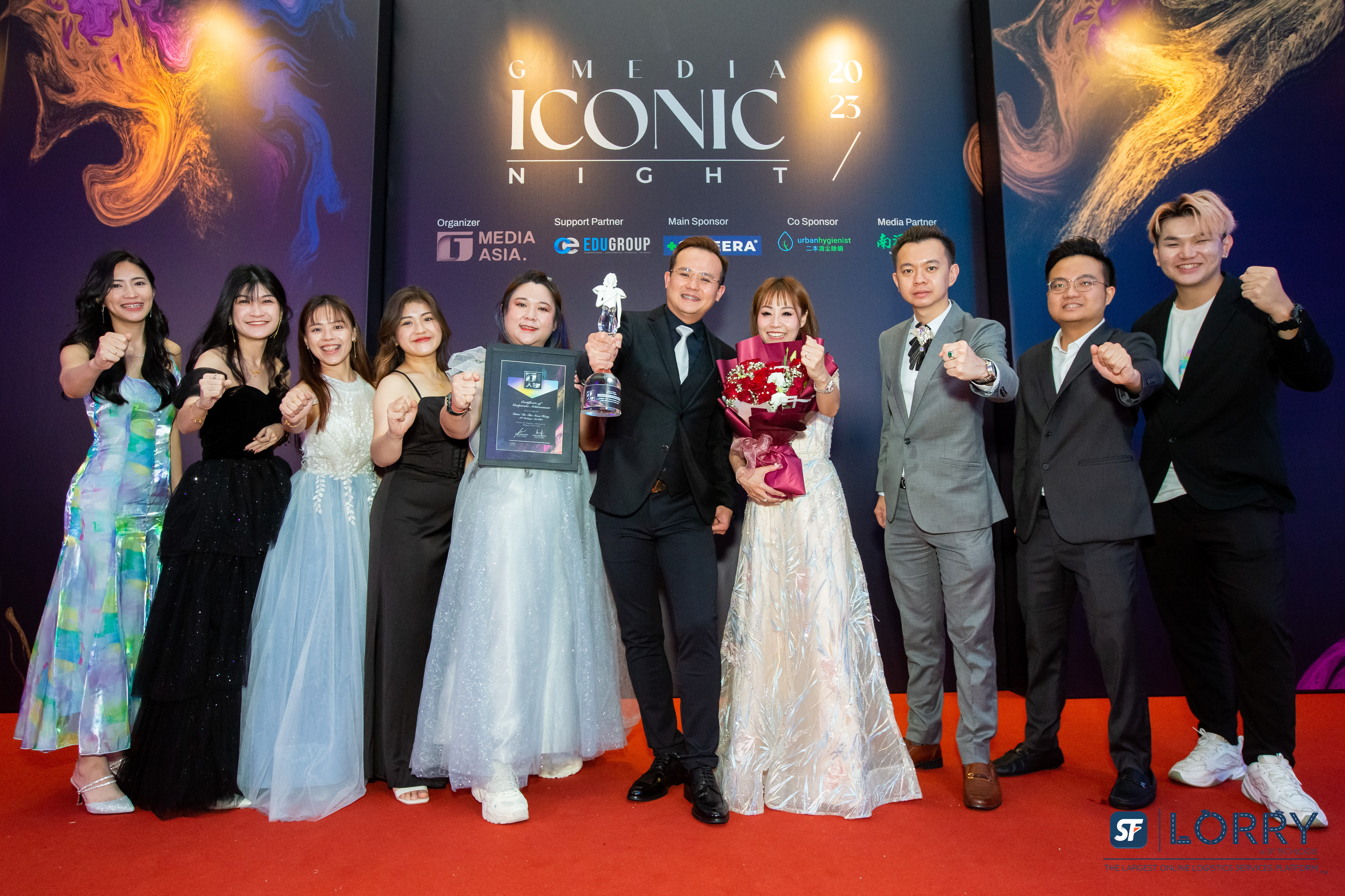 Dato' Dr. Tan Soon Hong receives G Iconic Award 2023 at G Media Asia ceremony